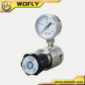 co2 regulator with gauge